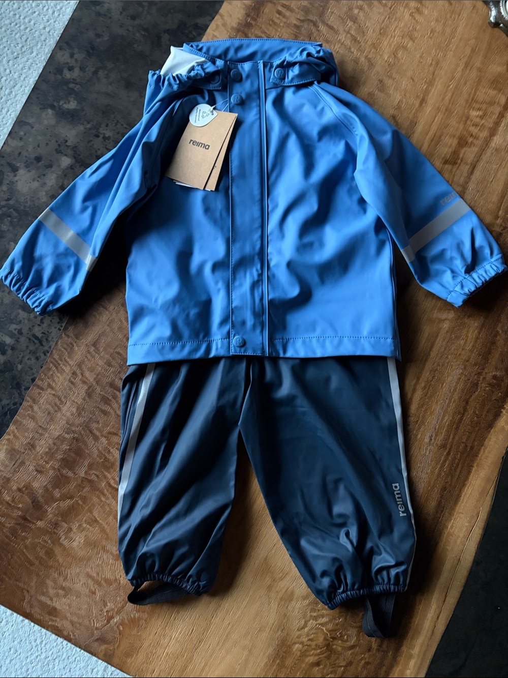 Waterproof Two-Piece Rain
Set - Tihku